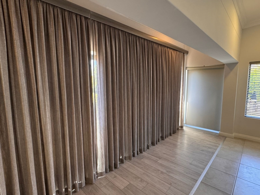 4 Bedroom Property for Sale in Hartenbos Heuwels Western Cape